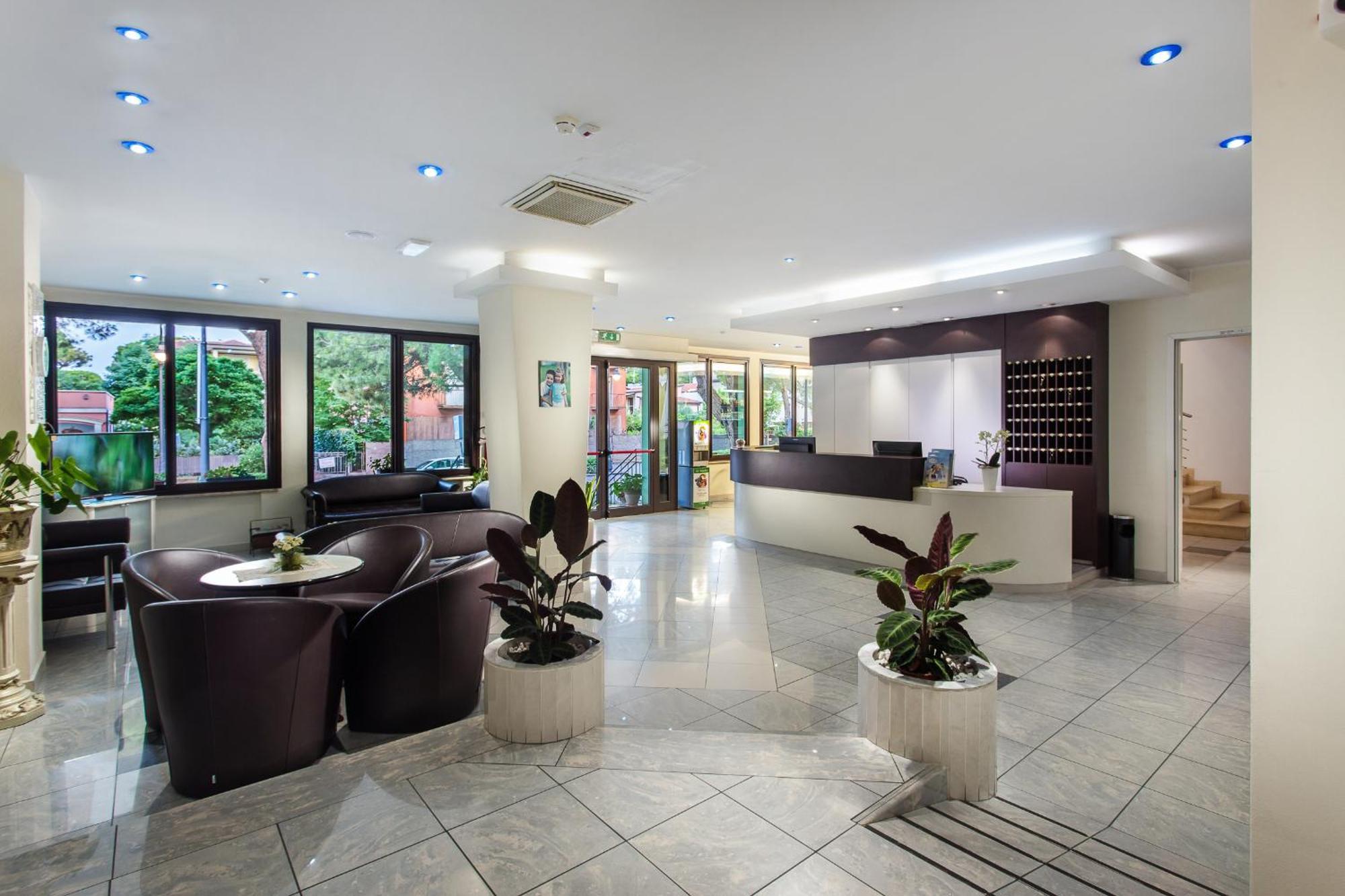 Hotel Delle Nazioni Cesena Bagian luar foto