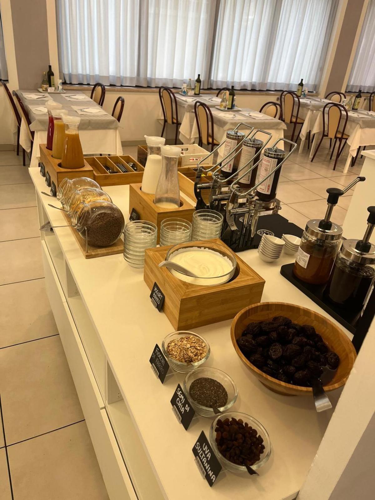 Hotel Delle Nazioni Cesena Bagian luar foto